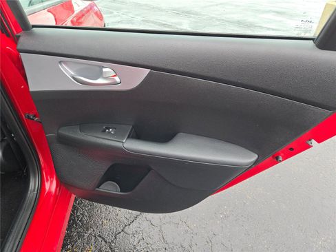 Used 2023 Kia Forte LXS image 9