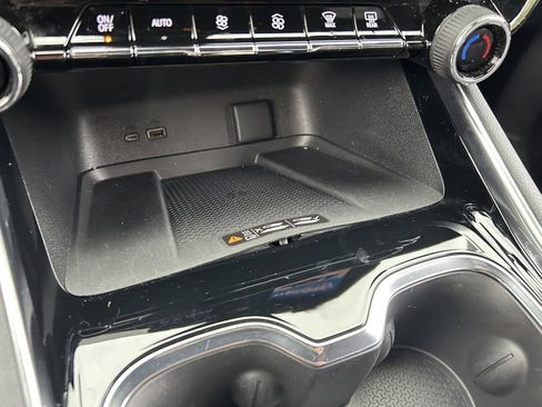 Used 2024 Chevrolet Traverse RS w/ LPO, Floor Liner Package image 33