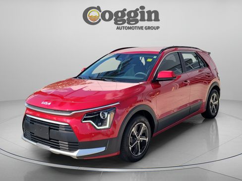 Used 2024 Kia Niro LX FWD image 1