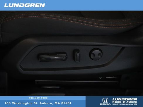 Used 2025 Honda Pilot Sport image 12