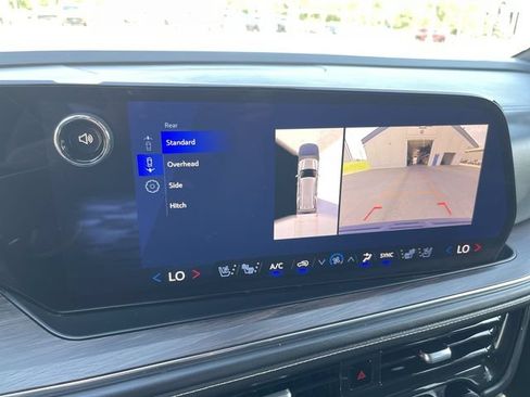 Used 2025 Chevrolet Tahoe Premier AWD/4WD image 20