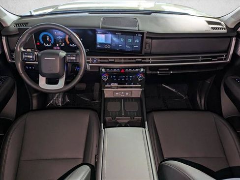 Used 2025 Hyundai Santa Fe SEL FWD image 15