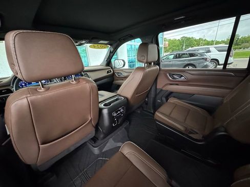 Used 2024 Chevrolet Suburban High Country w/ Max Trailering Package RWD image 24
