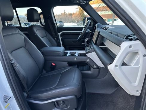 Used 2025 Land Rover Defender 110 S image 24
