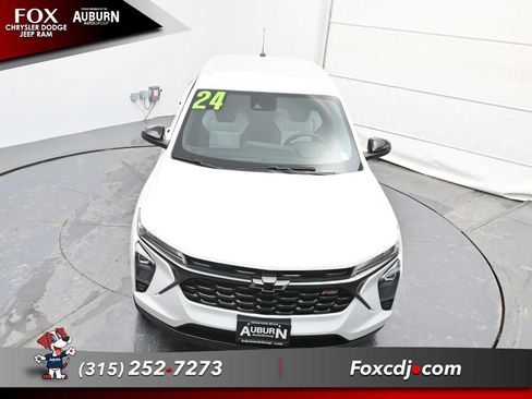 Used 2024 Chevrolet Trax RS image 25