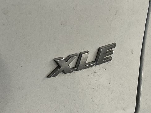 Used 2022 Toyota RAV4 XLE FWD image 10