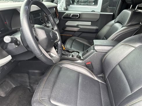 Used 2023 Ford Bronco Badlands w/ Sasquatch Package image 9