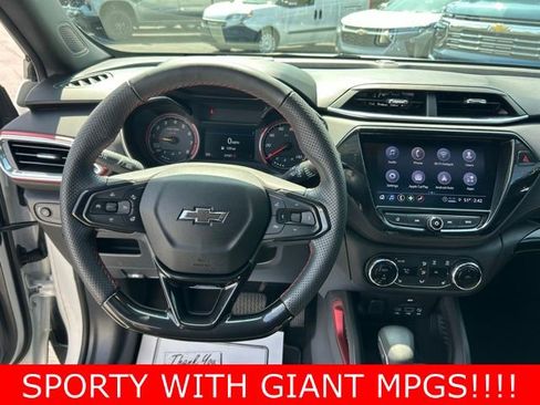 Used 2023 Chevrolet TrailBlazer RS w/ Sun and Liftgate Package image 18