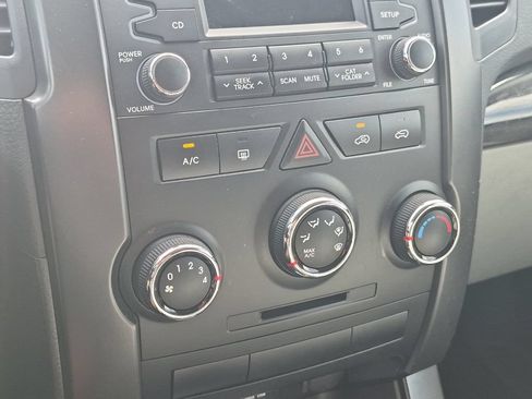 Used 2011 Kia Sorento 2WD image 9