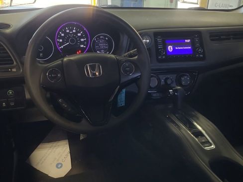 Used 2018 Honda HR-V LX image 9