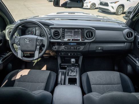 Used 2022 Toyota Tacoma TRD Sport w/ Technology Package RWD image 31