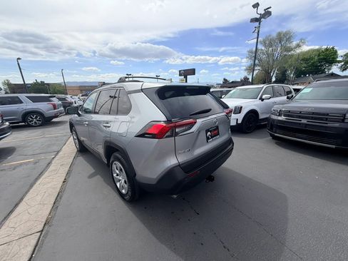 Used 2019 Toyota RAV4 LE image 6