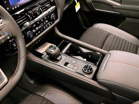 New 2026 Nissan Pathfinder Rock Creek w/ Rock Creek Premium Package AWD/4WD image 9