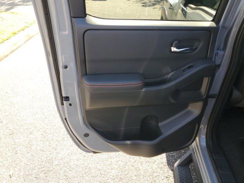 Used 2023 Nissan Frontier Pro-X w/ Pro Convenience Package image 13