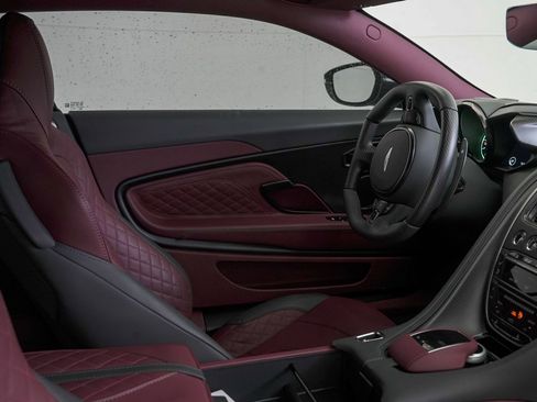 Used 2023 Aston Martin DBS Coupe image 26