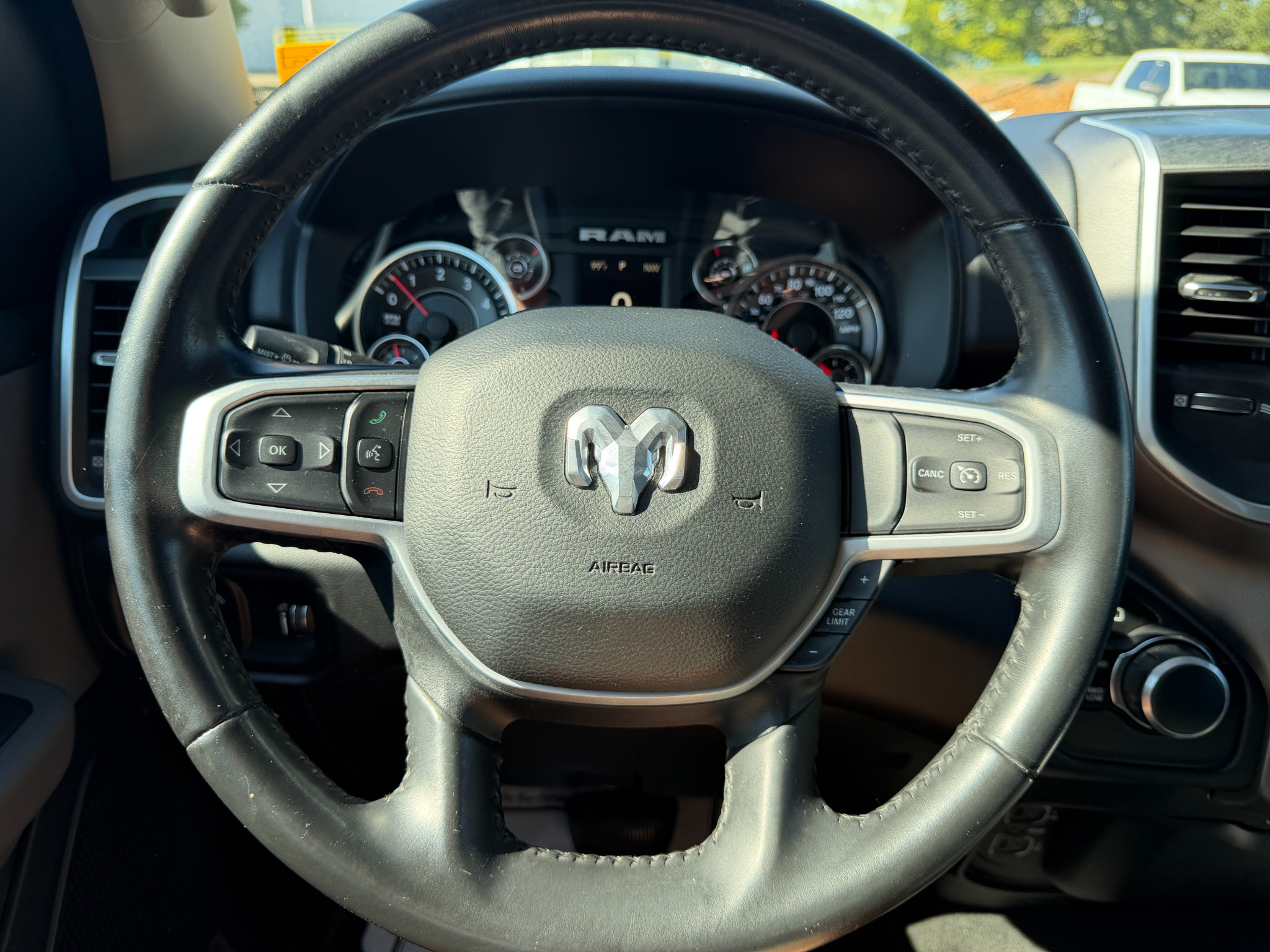 Used 2020 RAM 1500 Big Horn AWD/4WD image 33