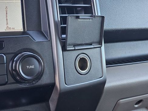 Certified 2019 Ford F150 XLT w/ Equipment Group 302A Luxury image 20