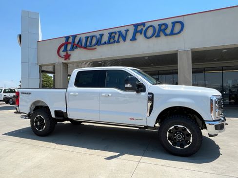 New 2026 Ford F250 Lariat w/ Tremor Off-Road Package AWD/4WD image 1