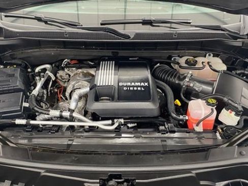 Used 2025 Chevrolet Tahoe Z71 w/ Comfort Package image 8