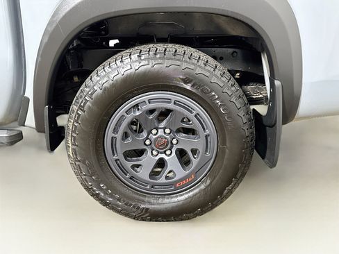 Used 2025 Nissan Frontier PRO-4X w/ Pro Convenience Package AWD/4WD image 30