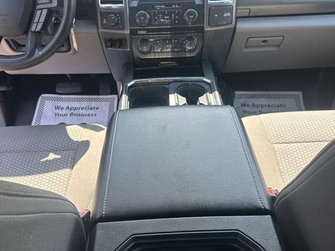 Used 2017 Ford F250 XLT w/ XLT Value Package AWD/4WD image 8
