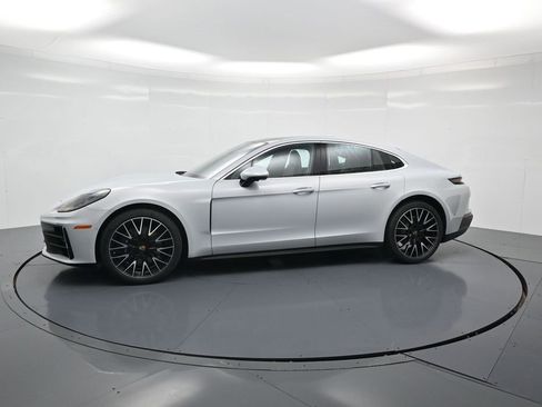 Used 2026 Porsche Panamera image 2