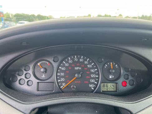 Used 2004 Ford Focus SE FWD image 6