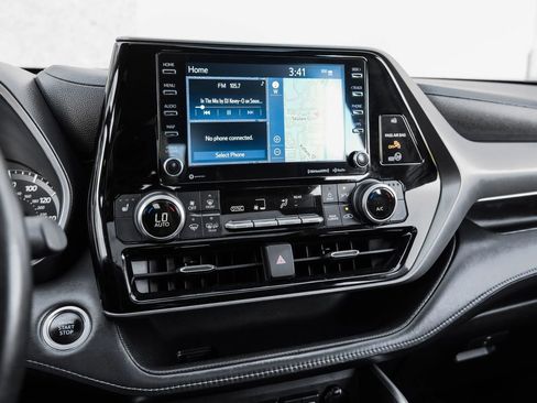 Used 2021 Toyota Highlander XLE image 37