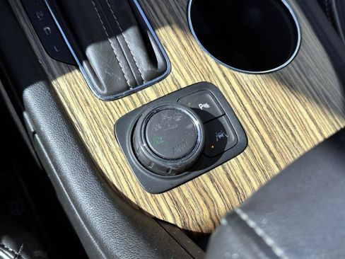 Used 2017 GMC Acadia Denali w/ Technology Package image 29