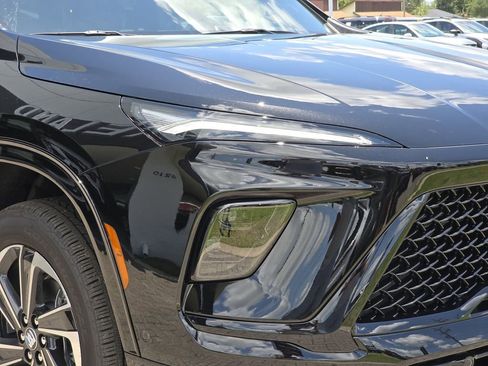 New 2025 Buick Enclave Sport Touring w/ Super Cruise Package image 9