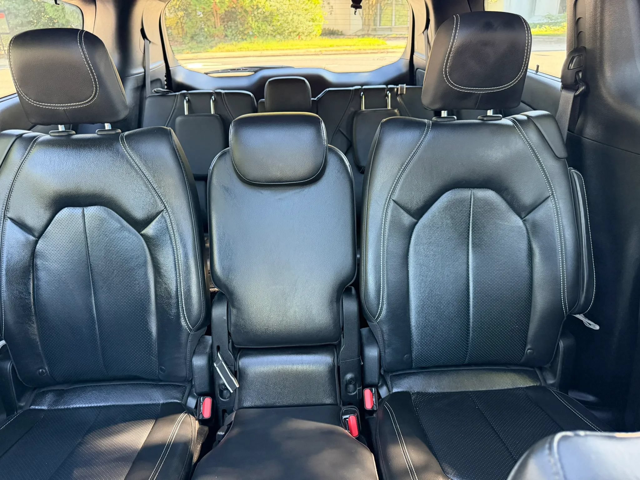 Used 2020 Chrysler Pacifica Touring-L w/ S Appearance Package FWD image 18