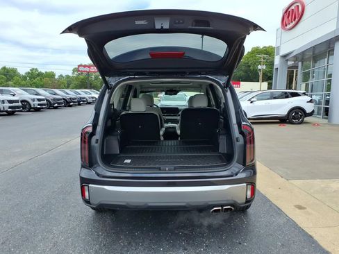 Used 2025 Kia Telluride EX w/ EX Captain's Chair Package AWD/4WD image 7