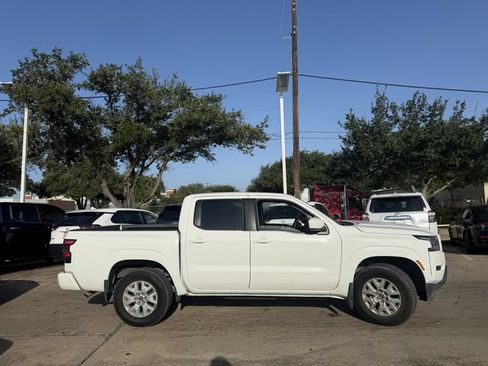Used 2023 Nissan Frontier SV w/ Tow Package RWD image 4