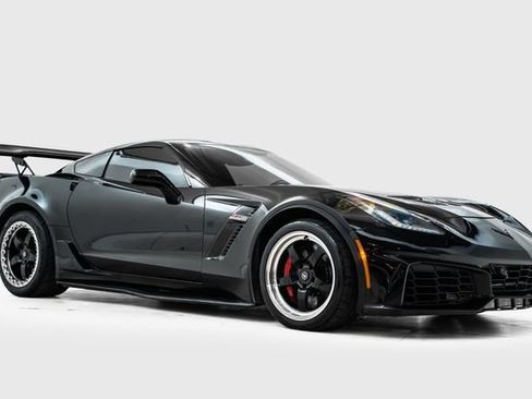 Used 2016 Chevrolet Corvette Z06 w/ 2LZ Preferred Equipment Group RWD image 6