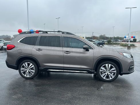 Used 2022 Subaru Ascent Limited w/ Technology Package image 9