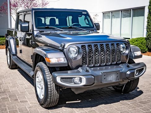 Used 2023 Jeep Gladiator Sport AWD/4WD image 12