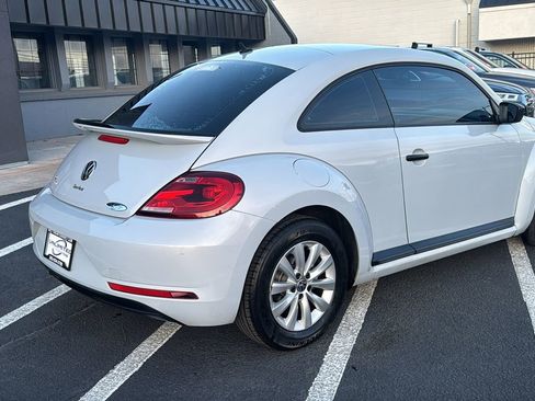 Used 2017 Volkswagen Beetle 1.8T S image 3