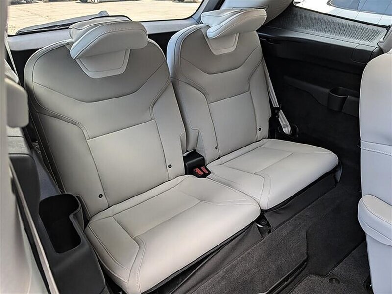 Used 2025 Volvo EX90 Ultra AWD/4WD image 29