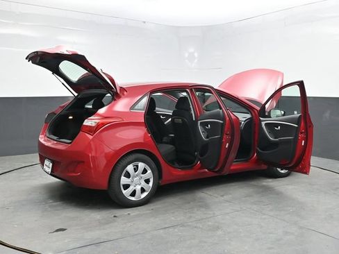 Used 2016 Hyundai Elantra GT FWD image 38