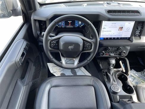 New 2025 Ford Bronco Badlands image 8