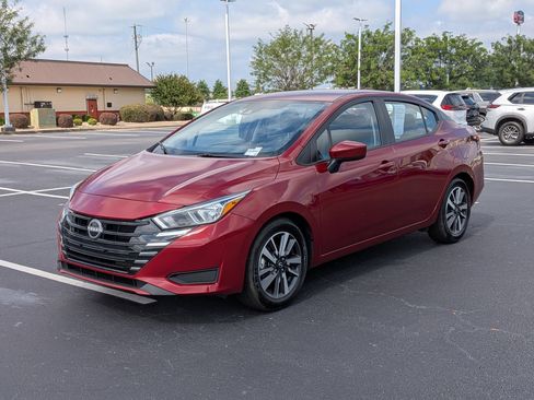 Used 2024 Nissan Versa SV FWD image 7