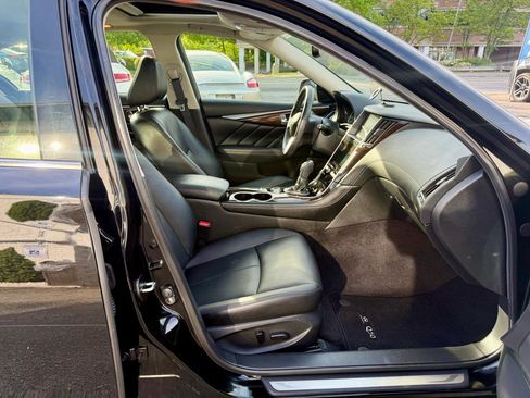 Used 2018 INFINITI Q50 Luxe w/ Essential Package (2.0T Luxe) AWD/4WD image 26