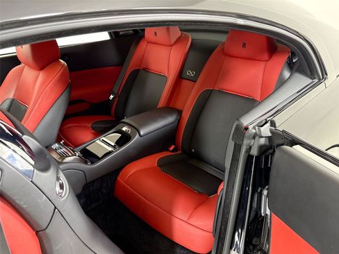 Used 2017 Rolls-Royce Wraith RWD image 13