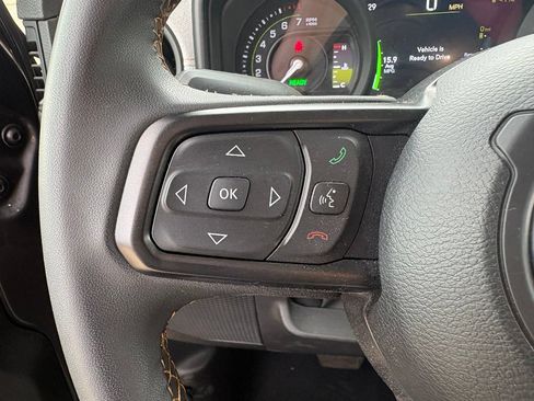 Used 2024 Jeep Wrangler Unlimited AWD/4WD image 15