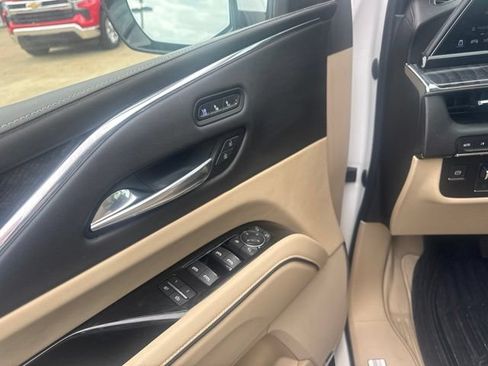 Used 2021 Cadillac Escalade Premium Luxury w/ Performance Package AWD/4WD image 6
