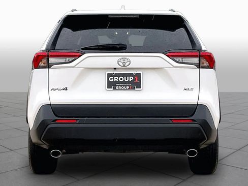 Used 2025 Toyota RAV4 XLE FWD image 6