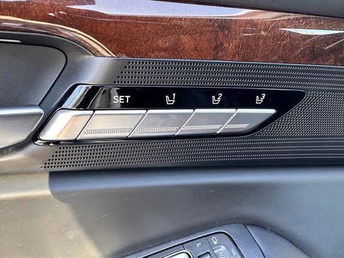 Used 2017 Genesis G90 3.3T Premium image 17