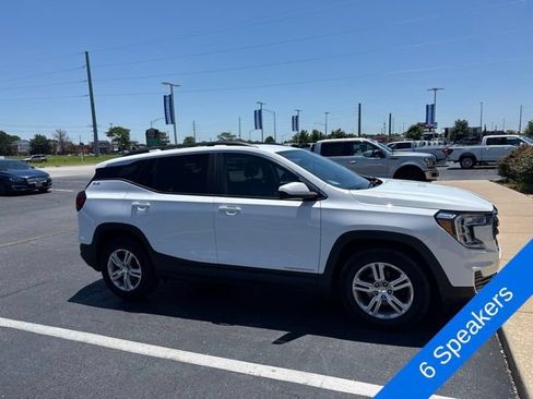 Used 2022 GMC Terrain SLE FWD image 4