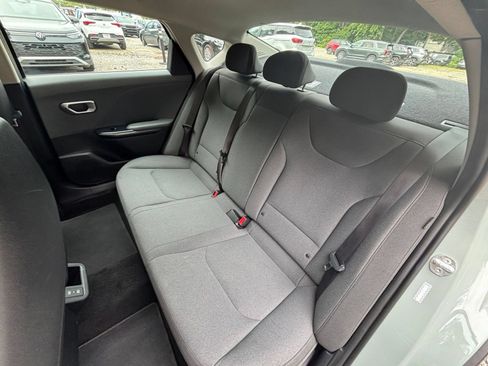 Used 2025 Kia K4 FWD image 26