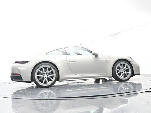 Certified 2025 Porsche 911 Carrera RWD image 51
